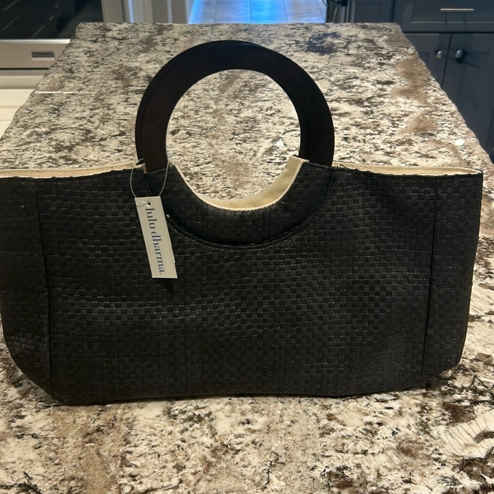 NWT Lulu Dharma Black Basket Woven Raffia Tote.